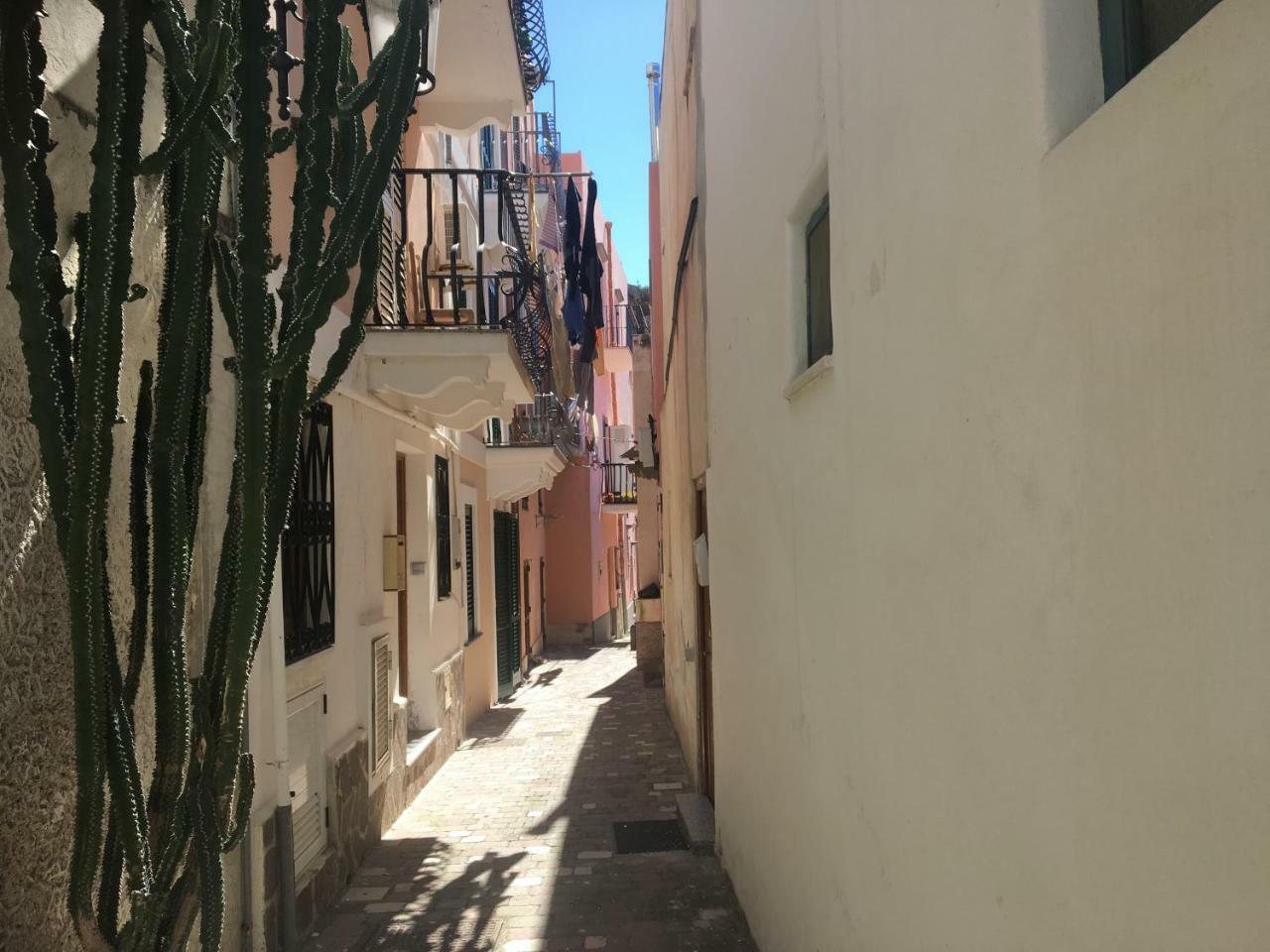 B&B Il Castello Липари Екстериор снимка