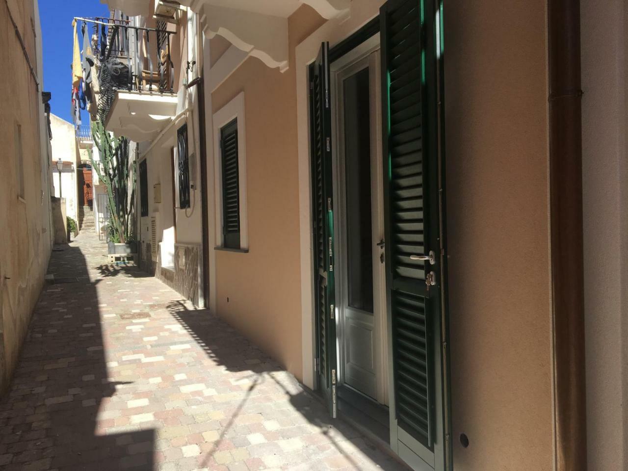 B&B Il Castello Липари Екстериор снимка